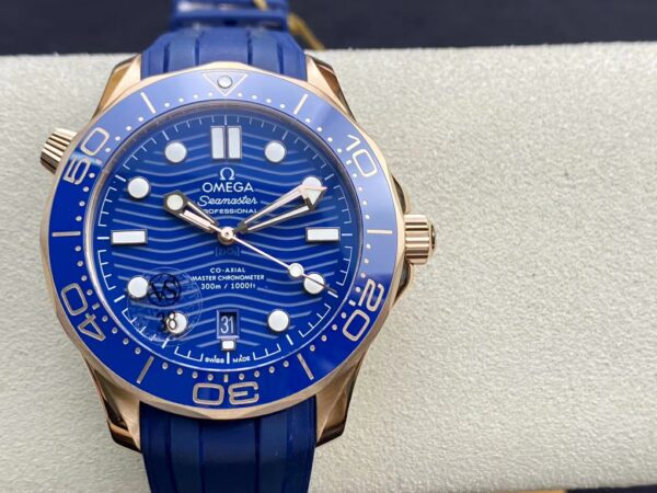 OMEGA 2018 Seamaster Diver 300M RG Blue Ceramic VS Factory 1:1 Best Edition Blue Dial on Blue Rubber Strap A880 - Best Replica Watches Store For Sale!