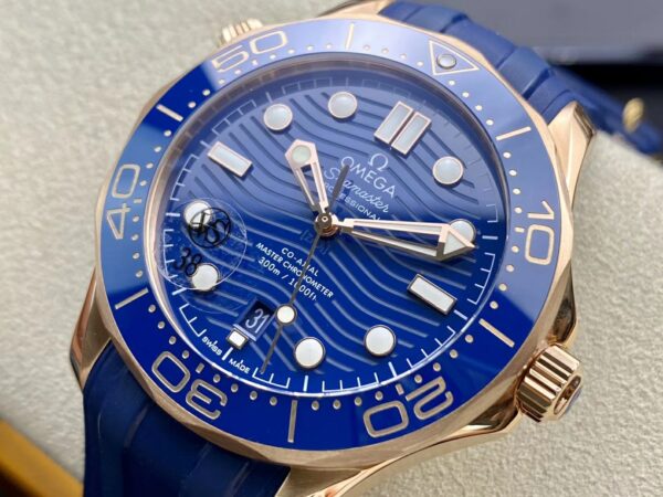 OMEGA 2018 Seamaster Diver 300M RG Blue Ceramic VS Factory 1:1 Best Edition Blue Dial on Blue Rubber Strap A880 - Best Replica Watches Store For Sale!