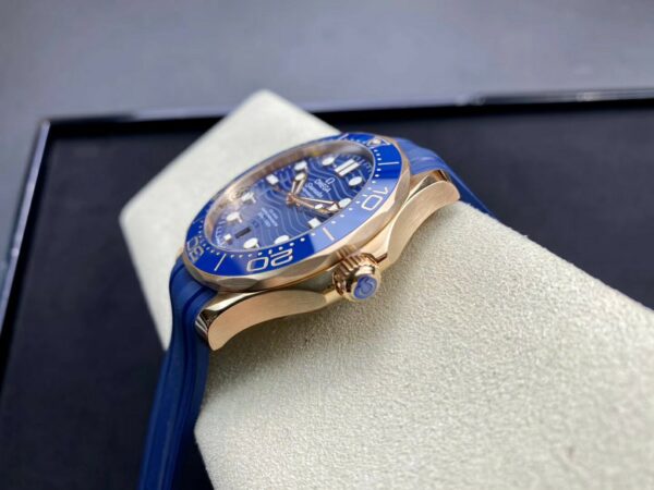 OMEGA 2018 Seamaster Diver 300M RG Blue Ceramic VS Factory 1:1 Best Edition Blue Dial on Blue Rubber Strap A880 - Best Replica Watches Store For Sale!