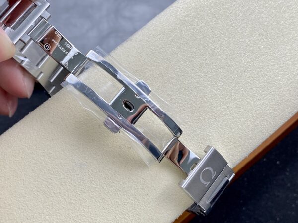 OMEGA Aqua Terra 150M Master Chronometers VS Factory 1:1 Best Edition Black Dial SS Hand on SS Bracelet A8900 Super Clone - Best Replica Watches Store For Sale!