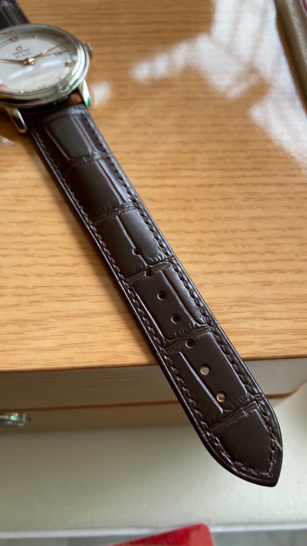 OMEGA De Ville Prestige 39.5mm RG/SS A+ Factory 1:1 Best Edition White Dial RG Markers on Brown Leather Strap A2500 - Best Replica Watches Store For Sale!