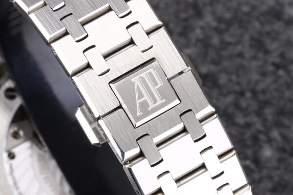 AP Royal Oak 2018 SIHH SS Tourbillon R8 Factory Diamond Bezel Blue Sunburst Tapisserie Dial on SS Bracelet V3 - Best Replica Watches Store For Sale!