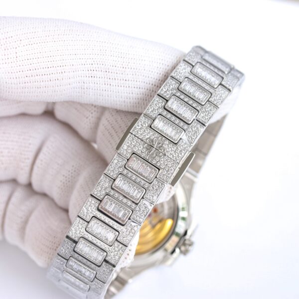 PATEK PHILIPPE Nautilus 7118 Ladies White Diamonds GR Factory 1:1 Best Edition - Best Replica Watches Store For Sale!