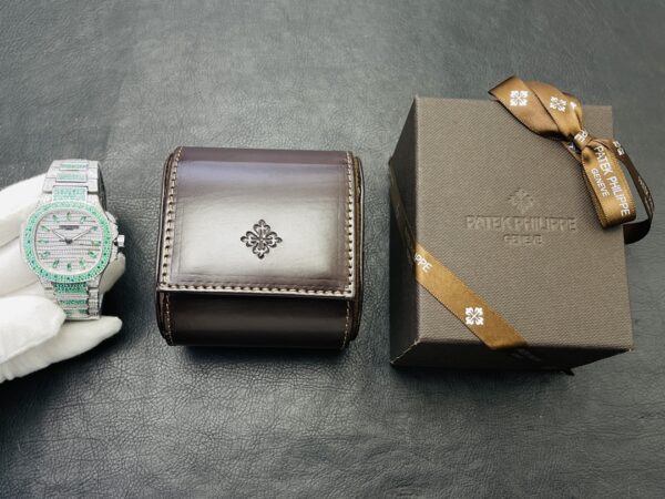PATEK PHILIPPE Nautilus 7118 Ladies Green/White Diamonds GR Factory 1:1 Best Edition Full Diamonds Dial on Full Diamonds Bracelet 324CS - Best Replica Watches Store For Sale!