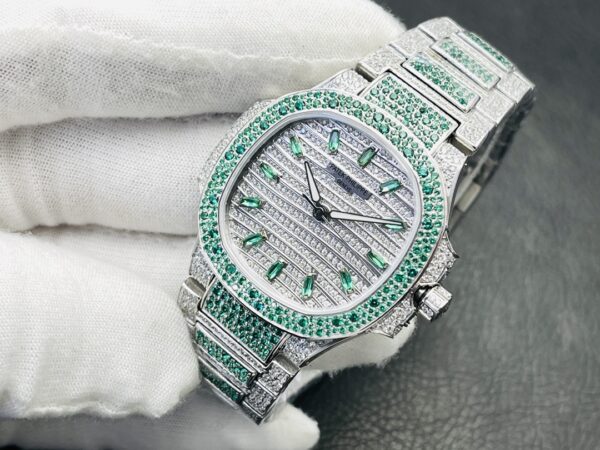 PATEK PHILIPPE Nautilus 7118 Ladies Green/White Diamonds GR Factory 1:1 Best Edition Full Diamonds Dial on Full Diamonds Bracelet 324CS - Best Replica Watches Store For Sale!
