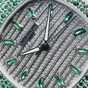 PATEK PHILIPPE Nautilus 7118 Ladies Green/White Diamonds GR Factory 1:1 Best Edition Full Diamonds Dial on Full Diamonds Bracelet 324CS - Best Replica Watches Store For Sale!
