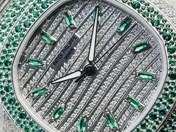 PATEK PHILIPPE Nautilus 7118 Ladies Green/White Diamonds GR Factory 1:1 Best Edition Full Diamonds Dial on Full Diamonds Bracelet 324CS - Best Replica Watches Store For Sale!