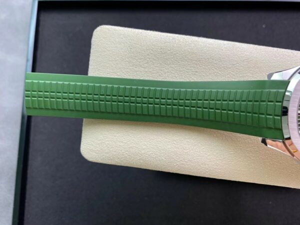 PATEK PHILIPPE Aquanaut 5168G 42mm SS 3K Factory 1:1 Best Edition Green Dial - Best Replica Watches Store For Sale!